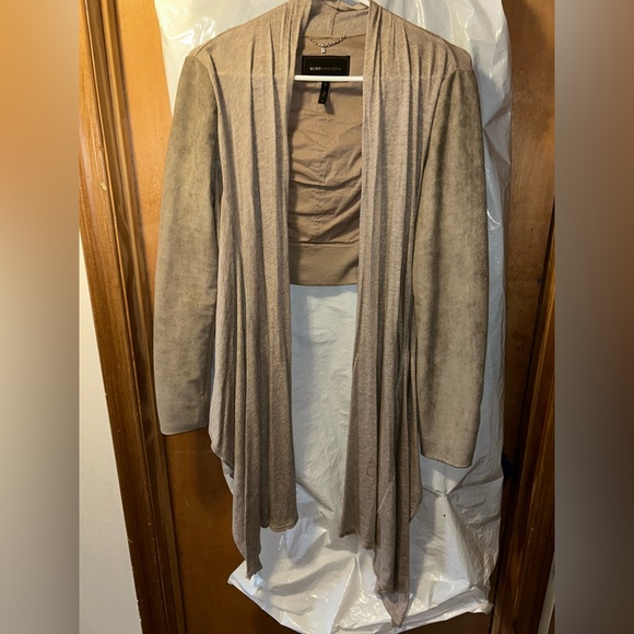 Like 🆕 BCBG MaxAzaria Asymmetrical Cardigan - Picture 4 of 12